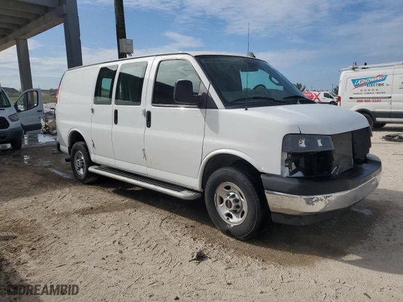 2022 GMC Savana Cargo Van with VIN 1GTW7AF76N1264390, listed as a Copart auction lot 45248285 with 23,315 mi miles and Salvage Title. Bid and sale history available at carsss.com. Image 4.