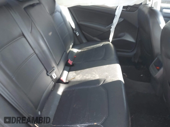 2014 Volkswagen Passat Wolfsburg Edition z VIN 1VWAT7A37EC101438, wystawiony jako IAAI lot #41333508 z przebiegiem 136 939 mil mil oraz . Historia ofert i sprzedaży dostępna na DreamBid. Obrazek 8.