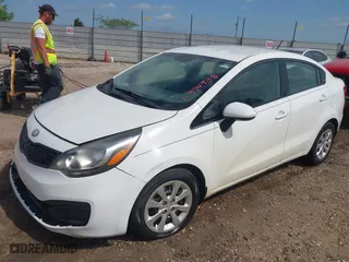 2015 Kia Rio LX with VIN KNADM4A35F6501149, listed as a IAAI auction lot 41974938 with 188,165 mi miles. Bid and sale history available at carsss.com. Image 2.