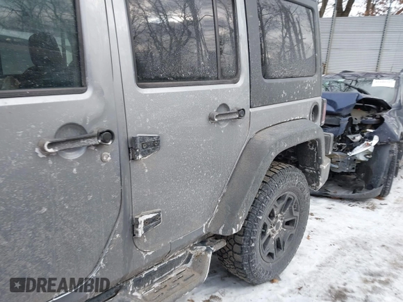 2014 Jeep Wrangler Unlimited Sport with VIN 1C4HJWDG1EL302087, listed as a IAAI auction lot 41420740 with 152,096 mi miles. Bid and sale history available at carsss.com. Image 20.