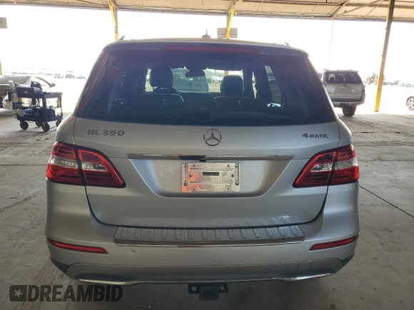 2014 Mercedes-Benz M 350 z VIN 4JGDA5HB2EA270667, wystawiony jako Copart lot #56003115 z przebiegiem 110 964 mil mil oraz Szkoda całkowita • Salvage title. Historia ofert i sprzedaży dostępna na DreamBid. Obrazek 6.