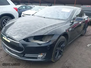 2013 Tesla Model S with VIN 5YJSA1CN9DFP04322, listed as a IAAI auction lot 41689573 with 107172 miles. Bid and sale history available at carsss.com. Image 20.