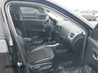2020 Jeep Compass Latitude z VIN 3C4NJCBB2LT162156, wystawiony jako IAAI lot #41954922 z przebiegiem 41 426 mil mil oraz . Historia ofert i sprzedaży dostępna na DreamBid. Obrazek 5.