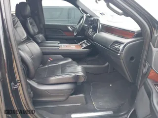 2020 Lincoln Navigator L Reserve with VIN 5LMJJ3KT4LEL15264, listed as a IAAI auction lot 41414265 with 35,695 mi miles. Bid and sale history available at carsss.com. Image 5.