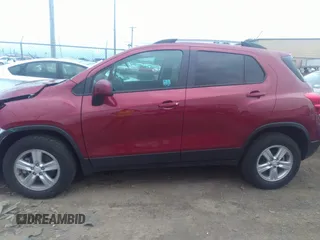 2021 Chevrolet Trax LT with VIN KL7CJPSM4MB367798, listed as a IAAI auction lot 37214815 with 17,642 mi miles. Bid and sale history available at carsss.com. Image 14.