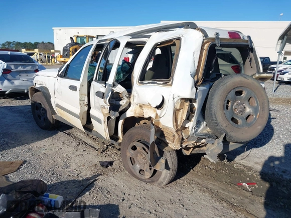 2005 Jeep Liberty Sport with VIN 1J4GK48KX5W679070, listed as a IAAI auction lot 41807899 with 157,726 mi miles. Bid and sale history available at carsss.com. Image 3.