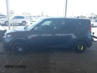 2020 Kia Soul S with VIN KNDJ23AU2L7715620, listed as a IAAI auction lot 41991928 with 93,601 mi miles and . Bid and sale history available at DreamBid. Image 6.