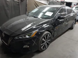 2020 Nissan Altima 2.5 SR with VIN 1N4BL4CV5LC283132, listed as a IAAI auction lot 41688629 with 89,089 mi miles. Bid and sale history available at carsss.com. Image 17.