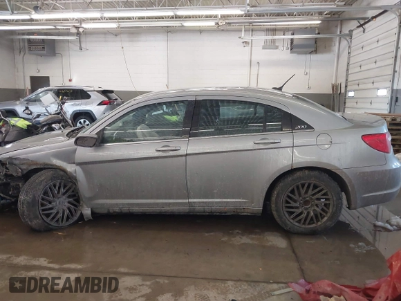 2013 Chrysler 200 Touring with VIN 1C3CCBBB5DN602677, listed as a IAAI auction lot 41644651 with 183,556 mi miles. Bid and sale history available at carsss.com. Image 15.