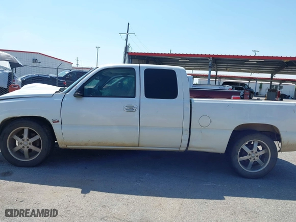 2006 Chevrolet Silverado 1500 LT1 with VIN 1GCEC19V46Z210980, listed as a IAAI auction lot 40189952 with 228,543 mi miles. Bid and sale history available at carsss.com. Image 14.
