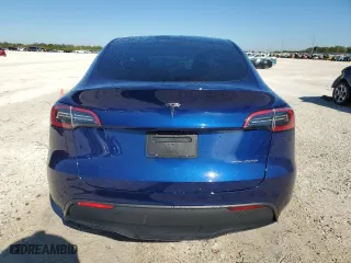 2024 Tesla Model Y Long Range with VIN 7SAYGDEE9RA270370, listed as a Copart auction lot 83352904 with 13,813 mi miles and Salvage Title. Bid and sale history available at carsss.com. Image 6.