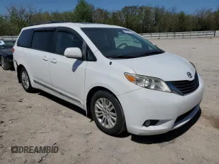 2013 Toyota Sienna XLE AAS with VIN 5TDYK3DC1DS368452, listed as a Copart auction lot 52638715 with 163,254 mi miles and Salvage Title. Bid and sale history available at carsss.com. Image 4.