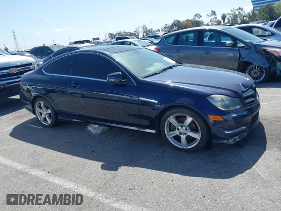2014 Mercedes-Benz C 250 с VIN WDDGJ4HB1EG259318, выставлен на аукционе IAAI как лот 41817340 с пробегом 154 570 миль миль и . История ставок и продаж доступна на DreamBid. Изображение 14.