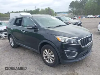 2016 Kia Sorento LX with VIN 5XYPG4A33GG151073, listed as a IAAI auction lot 41947006 with 161,164 mi miles. Bid and sale history available at carsss.com. Image 1.