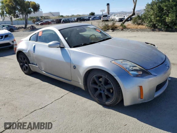 2004 Nissan 350Z Touring z VIN JN1AZ34E94T062960, wystawiony jako Copart lot #55822235 z przebiegiem 186 879 mil mil oraz Szkoda całkowita • Salvage title. Historia ofert i sprzedaży dostępna na DreamBid. Obrazek 4.