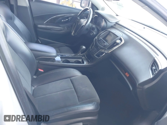 2014 Buick LaCrosse z VIN 1G4GA5GR1EF156478, wystawiony jako IAAI lot #41651324 z przebiegiem 121 815 mil mil oraz . Historia ofert i sprzedaży dostępna na DreamBid. Obrazek 5.