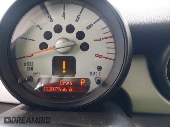 2012 MINI Hardtop with VIN WMWSU3C55CT261047, listed as a IAAI auction lot 42160995 with 123,879 mi miles and . Bid and sale history available at DreamBid. Image 16.