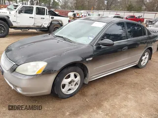 2002 Nissan Altima SE with VIN 1N4BL11D52C260747, listed as a IAAI auction lot 41733376 with 151,750 mi miles. Bid and sale history available at carsss.com. Image 2.