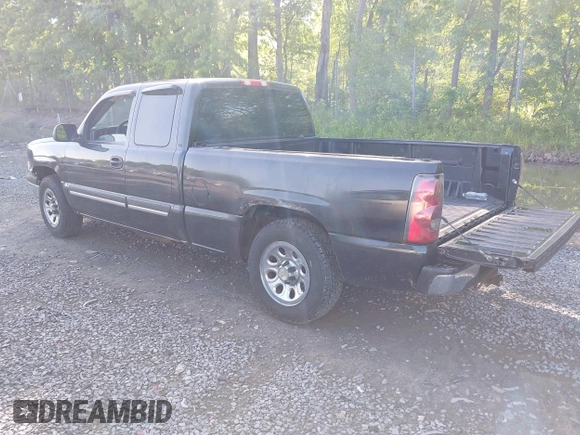 2005 Chevrolet Silverado 1500 LS z VIN 2GCEC19V551250024, wystawiony jako IAAI lot #42357909 z przebiegiem 166 305 mil mil oraz . Historia ofert i sprzedaży dostępna na DreamBid. Obrazek 3.