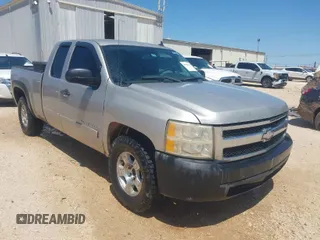 2008 Chevrolet Silverado 1500 1LT with VIN 2GCEK19J681309277, listed as a IAAI auction lot 41994219 with 325,387 mi miles and . Bid and sale history available at DreamBid. Image 1.