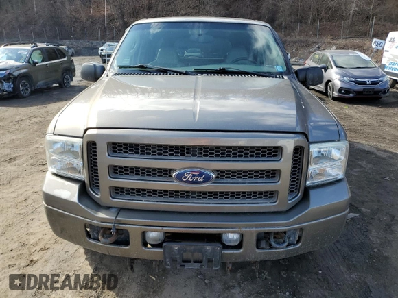 2005 Ford Excursion Limited with VIN 1FMNU43S25EB45643, listed as a Copart auction lot 44192835 with 153,622 mi miles and Salvage title. Bid and sale history available at DreamBid. Image 5.