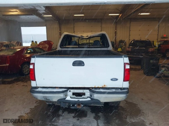2003 Ford Super Duty F-350 SRW XL with VIN 1FTSW31P23EC17321, listed as a IAAI auction lot 41292702 with 114,178 mi miles. Bid and sale history available at carsss.com. Image 16.