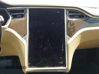 2013 Tesla Model S с VIN 5YJSA1CN9DFP09973, выставлен на аукционе IAAI как лот 42724026 с пробегом 61 546 миль миль и . История ставок и продаж доступна на DreamBid. Изображение 18.