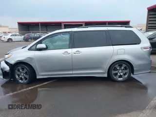 2013 Toyota Sienna SE с VIN 5TDXK3DC4DS366898, выставлен на аукционе IAAI как лот 41939257 с пробегом 157 292 миль миль и . История ставок и продаж доступна на DreamBid. Изображение 14.