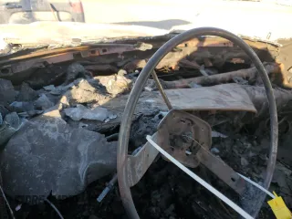 1991 Toyota Pickup DLX z VIN JT4VN13D7M5045456, wystawiony jako Copart lot #77028624 z przebiegiem Nie podano mil oraz Nie do naprawy • Non repairable. Historia ofert i sprzedaży dostępna na DreamBid. Obrazek 9.