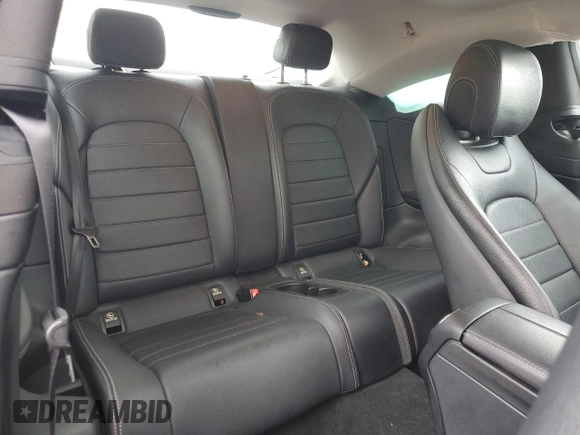 2017 Mercedes-Benz C 300 z VIN WDDWJ4KBXHF328960, wystawiony jako Copart lot #52862365 z przebiegiem 50 904 mil mil oraz Szkoda całkowita • Salvage title. Historia ofert i sprzedaży dostępna na DreamBid. Obrazek 10.