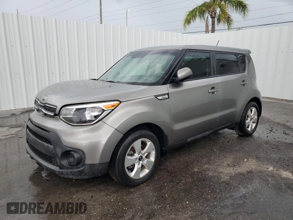 2019 Kia Soul z VIN KNDJN2A24K7682568, wystawiony jako Copart lot #58391635 z przebiegiem 47 493 mil mil oraz Czysty tytuł • Clean title. Historia ofert i sprzedaży dostępna na DreamBid. Obrazek 1.