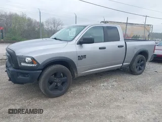 2020 Ram 1500 Warlock z VIN 1C6RR7GG3LS140875, wystawiony jako IAAI lot #41813678 z przebiegiem 67 319 mil mil oraz . Historia ofert i sprzedaży dostępna na DreamBid. Obrazek 2.