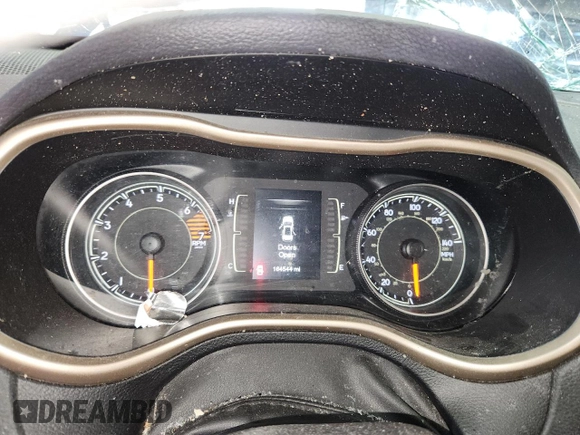 2016 Jeep Cherokee Sport z VIN 1C4PJLAB6GW166690, wystawiony jako Copart lot #63129105 z przebiegiem 164 544 mil mil oraz Szkoda całkowita • Salvage title. Historia ofert i sprzedaży dostępna na DreamBid. Obrazek 9.