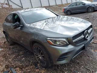 2019 Mercedes-Benz GLC 300 z VIN WDC0J4KB8KF664639, wystawiony jako IAAI lot #41969196 z przebiegiem 118 520 mil mil oraz . Historia ofert i sprzedaży dostępna na DreamBid. Obrazek 1.