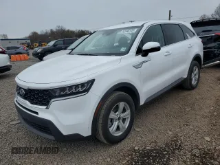 2021 Kia Sorento LX z VIN 5XYRGDLC4MG023118, wystawiony jako Copart lot #52586145 z przebiegiem 50 599 mil mil oraz Szkoda całkowita • Salvage title. Historia ofert i sprzedaży dostępna na DreamBid. Obrazek 1.