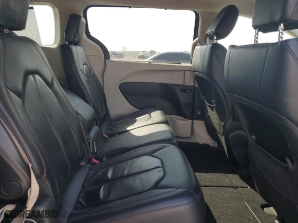2018 Chrysler Pacifica Touring L with VIN 2C4RC1BG2JR234890, listed as a Copart auction lot 52686625 with 84,822 mi miles and Salvage Title. Bid and sale history available at carsss.com. Image 11.