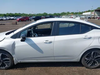 2023 Nissan Versa SR z VIN 3N1CN8FV4PL870186, wystawiony jako IAAI lot #42458430 z przebiegiem 22 mil mil oraz . Historia ofert i sprzedaży dostępna na DreamBid. Obrazek 15.