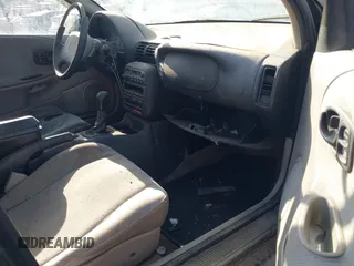 1998 Saturn SL z VIN 1G8ZG5283WZ233209, wystawiony jako IAAI lot #40997373 z przebiegiem 240 385 mil mil oraz . Historia ofert i sprzedaży dostępna na DreamBid. Obrazek 5.