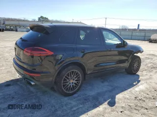 2017 Porsche Cayenne z VIN WP1AA2A25HKA81573, wystawiony jako Copart lot #44946605 z przebiegiem 119 146 mil mil oraz Szkoda całkowita • Salvage title. Historia ofert i sprzedaży dostępna na DreamBid. Obrazek 3.