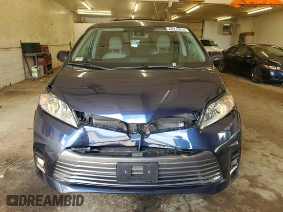 2020 Toyota Sienna XLE with VIN 5TDDZ3DC0LS237585, listed as a Copart auction lot 60913015 with 42,754 mi miles and Salvage title. Bid and sale history available at DreamBid. Image 5.