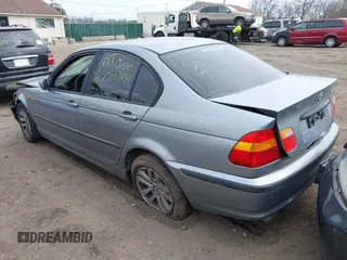 2004 BMW 3 Series 325xi with VIN WBAEU33494PR06491, listed as a IAAI auction lot 42000428 with Not provided miles and . Bid and sale history available at DreamBid. Image 3.