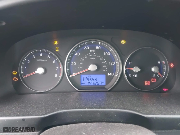 2011 Hyundai Santa Fe GLS with VIN 5XYZGDAB5BG015293, listed as a IAAI auction lot 41614677 with 147,257 mi miles. Bid and sale history available at carsss.com. Image 7.
