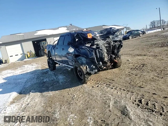 2011 GMC Sierra 2500HD SLT z VIN 1GT121C87BF143002, wystawiony jako Copart lot #88155945 z przebiegiem Nie podano mil oraz Nie do naprawy • Non repairable. Historia ofert i sprzedaży dostępna na DreamBid. Obrazek 11.