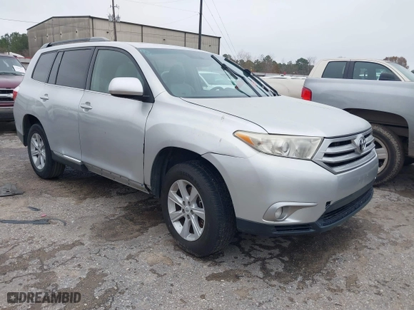 2011 Toyota Highlander with VIN 5TDZK3EH9BS030051, listed as a IAAI auction lot 41436897 with 253,513 mi miles. Bid and sale history available at carsss.com. Image 1.