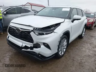 2023 Toyota Highlander L with VIN 5TDKDRBH3PS007987, listed as a IAAI auction lot 41465939 with 17,011 mi miles and . Bid and sale history available at DreamBid. Image 2.