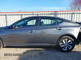 2024 Nissan Altima S with VIN 1N4BL4BV8RN338316, listed as a IAAI auction lot 41631110 with 20,431 mi miles and . Bid and sale history available at carsss.com. Image 14.