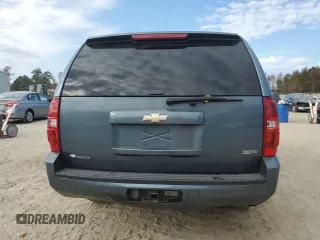 2008 Chevrolet Suburban LT w/3LT with VIN 3GNFK16398G194554, listed as a Copart auction lot 79821194 with 300,889 mi miles and Salvage Title. Bid and sale history available at carsss.com. Image 6.