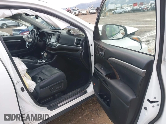 2018 Toyota Highlander Hybrid Limited with VIN 5TDDGRFH5JS047635, listed as a IAAI auction lot 41151301 with Not provided miles and . Bid and sale history available at DreamBid. Image 5.