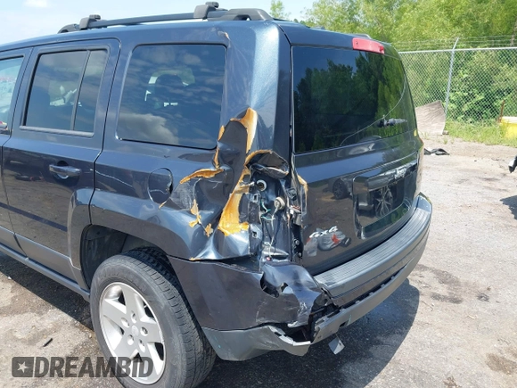 2016 Jeep Patriot Sport with VIN 1C4NJRBB1GD508678, listed as a IAAI auction lot 42597932 with 204,806 mi miles and . Bid and sale history available at DreamBid. Image 6.