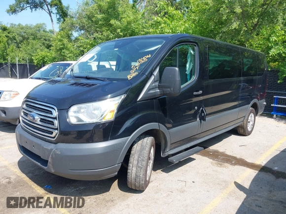 2017 Ford Transit XL z VIN 1FBZX2ZM3HKA20753, wystawiony jako IAAI lot #42340639 z przebiegiem 322 450 mil mil oraz . Historia ofert i sprzedaży dostępna na DreamBid. Obrazek 18.